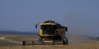 SAECA encuentra colaboración para facilitar la financiación al sector agropecuario cosechadora