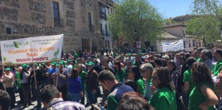 Un millar de agricultores se manifiestan contra los recortes de las ayudas ecológicas