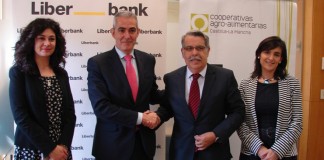 Cooperativas Agro-alimentarias y Liberbank colaboran para facilitar trámites a agricultores y ganaderos