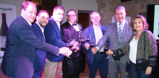 Dos jóvenes emprendedores quintanareños presentan su vino “Garagewine”