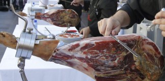 Asociación de Empresarios de Tomelloso organiza curso de cortadores de jamón