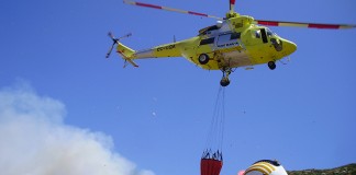 El Ministerio envía cuatro aeronaves a combatir el incendio de Liétor