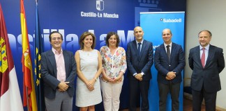 Acuerdo Junta-Banco Sabadell para facilitar a pymes financiación búsqueda nuevos mercados