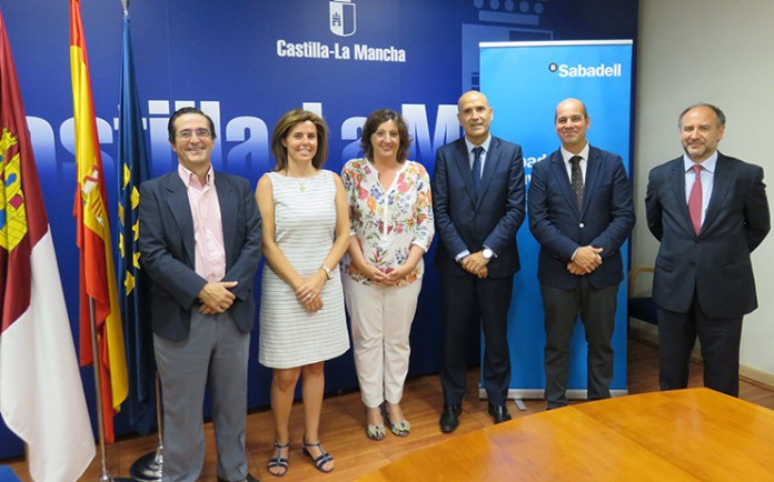 firma-convenio-sabadell