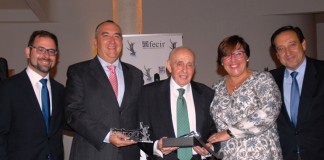 Ricardo Ayala recibe el premio FECIRCATUR 2016