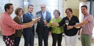 Martínez Arroyo visita la bodega ‘Pago Casa del Blanco’ de Manzanares