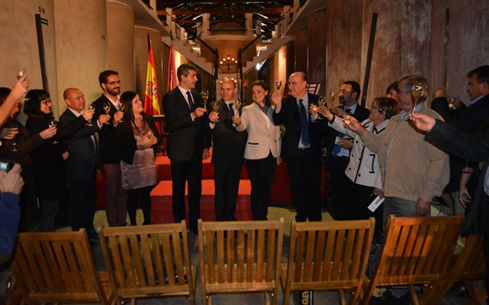 brindis-por-los-premios-05112016