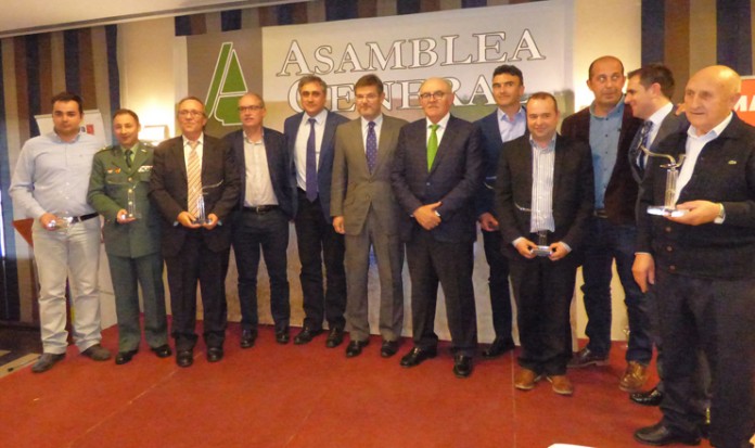 foto-familia-premiados-comida-asaja-cuenca