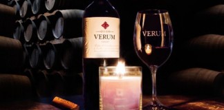 Verum crea una gama de velas con aromas de sus vinos