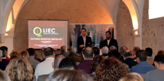 Enólogos y técnicos de bodegas participan jornada calidad vino y comercializacion