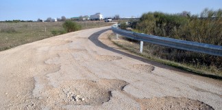 Piden arreglo vías de servicio A-43 en término Tomelloso (Ciudad Real)