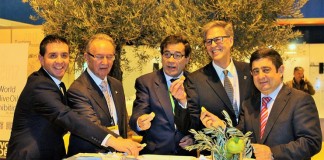 Diputación de Albacete, con los productores de aceite, en la WOOE