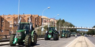 Las organizaciones agrarias muestran respeto por los manifestantes, pero defienden su trabajo tractorada