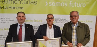 Cooperativas Agro-alimentarias CLM reconoce la solvencia y apuesta de futuro de tres cooperativas centenarias