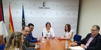 La consejera se reúne con la Asociación de Hostelería de Toledo