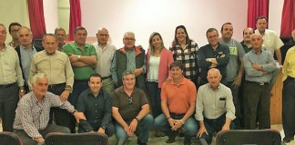 Merino mantiene una reunión con agricultores de la Comarca de Montiel