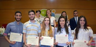 Empresa italiana premia a estudiantes castellano-manchegos por trabajos con plantas medicinales