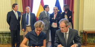 Ministerio de Agricultura y CaixaBank colaboran para impulsar competitividad de sectores agrario