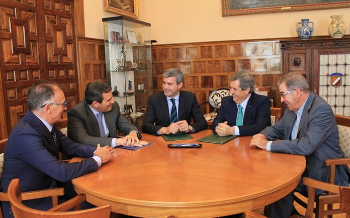 Álvaro Gutiérrez foto (1) convenio Fedeto Lonja 17072017