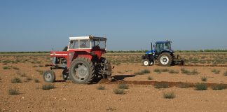ASAJA Tomelloso celebra concursos regionales de arada y habilidad con tractor