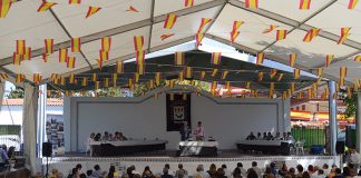 Multitudinaria cata de vino en Villatobas (Toledo), dirigida por Custodio Zamarra