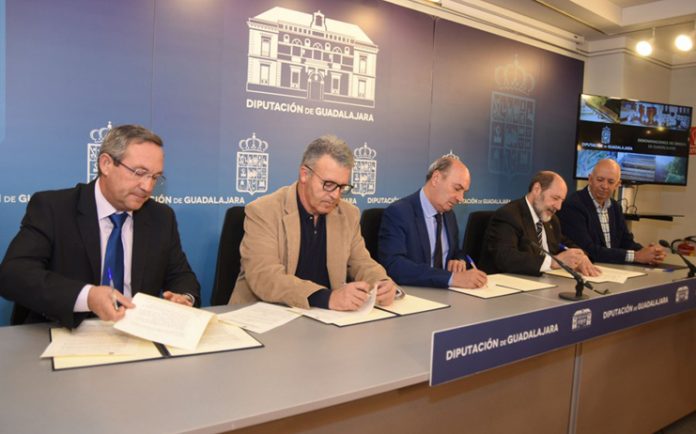 firma convenio GU DO