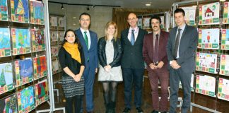 Un niño de Quintanar dibuja felicitación navideña de Caja Rural CLM