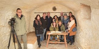 Una productora china graba programa de viajes en Argamasilla de Alba