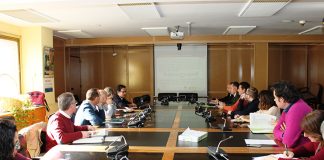 Visión óptica para evitar que salgan al mercado las almendras amargas