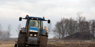 Agricultores lamentan que las estaciones de ITV están exigiendo requisitos “muy farragosos de cumplir”