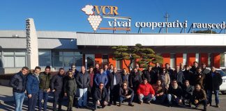 Agricultores castellano-manchegos visitan el vivero líder mundial