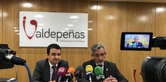 Martínez Arroyo insta a las bodegas de Castilla-La Mancha a usar la Enológica de Alcázar