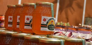 34 expositores en III Feria Productos y Material apícola de Azuqueca