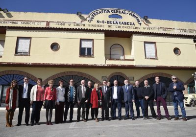 Page visita cooperativa vitivinícola y bodega en Casas Ibáñez (Albacete)