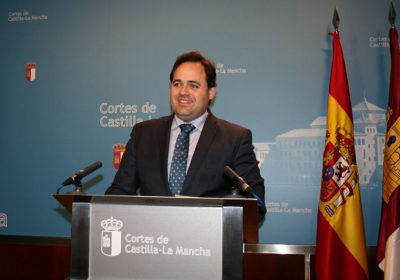 Núñez (PP) acusa a PSOE y Podemos de «querer cargarse la caza»