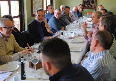 Caminos y seguridad centran reunión alcalde y agricultores de Valdepeñas