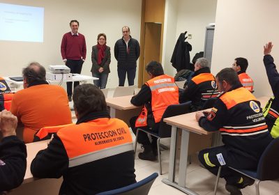 Forman a voluntarios de Protección Civil en extinción incendios en vegetación