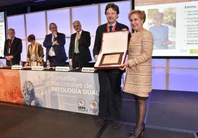 Quintanilla (PP), nombrada socia de honor de una prestigiosa sociedad española