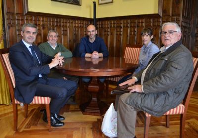 Un entrañable premio vinatero para presidente Diputación Toledo