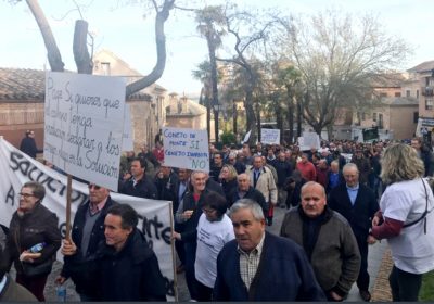 Agricultores indignados piden al Gobierno regional medidas contra plaga de conejos