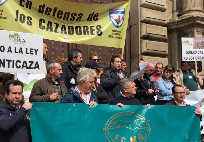 Miles de cazadores toman las calles de Castilla-La Mancha para reivindicar la caza