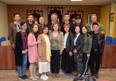 Empresarios chinos conocen vino y queso manchegos en Argamasilla de Alba