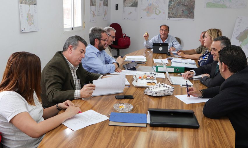 La reunión se celebró en el edificio consistorial de Almodóvar del Campo