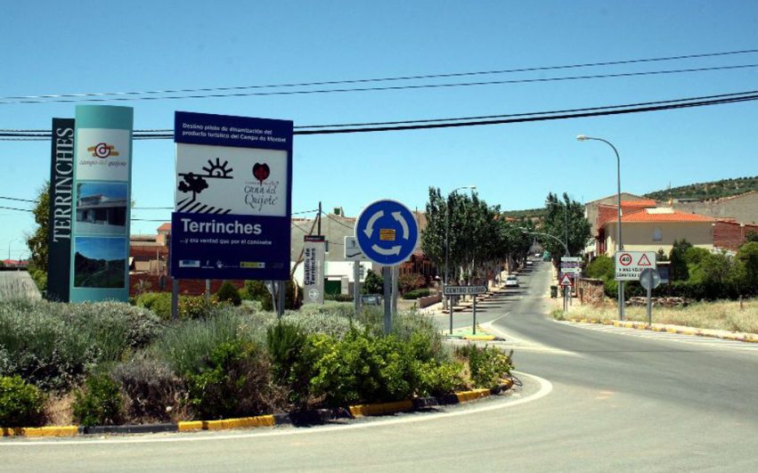 TERRINCHES_Entrada al pueblo