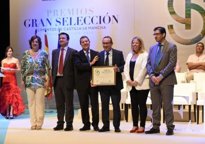 Dcoop Vinos-Baco recoge frutos en Gran Selección y Premios Manojo