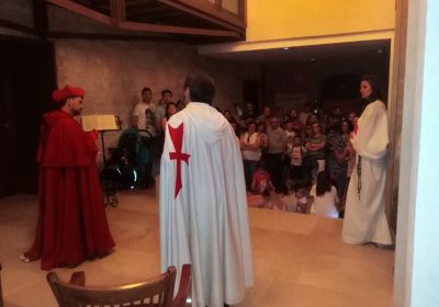 Los templarios volvieron a protagonizar exitosas visitas nocturnas a Castillo Torija