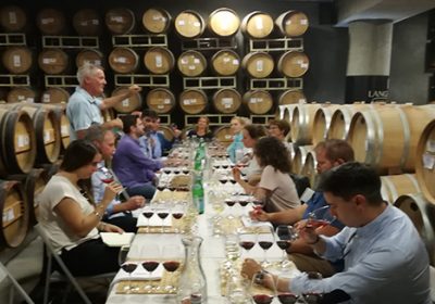 Las claves del mercado internacional del vino a granel, a debate en California