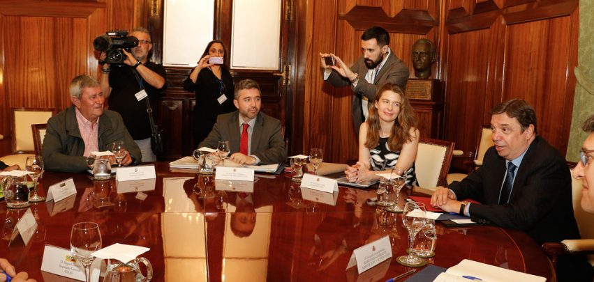 reunion-Luis-Planas-alta