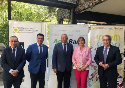 CaixaBank y Cooperativas Agro-alimentarias de Castilla-La Mancha renuevan su compromiso social en la región