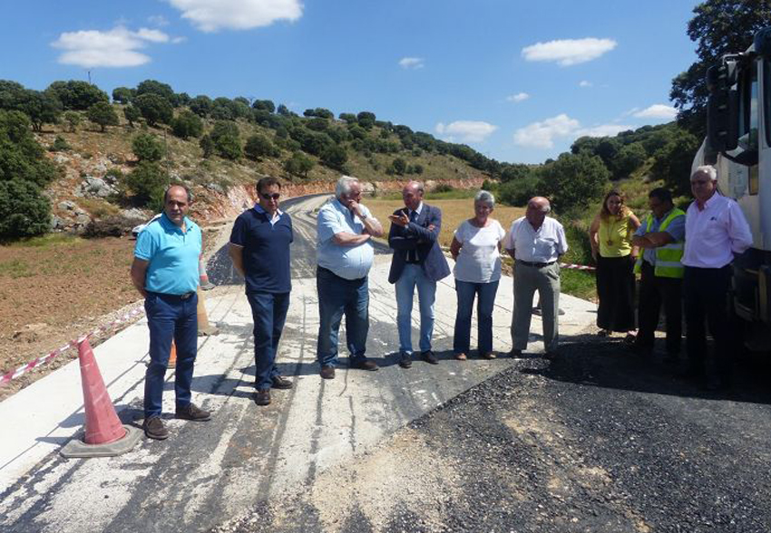 Foto Diputacion - Visita carretera GU935 Alcolea
